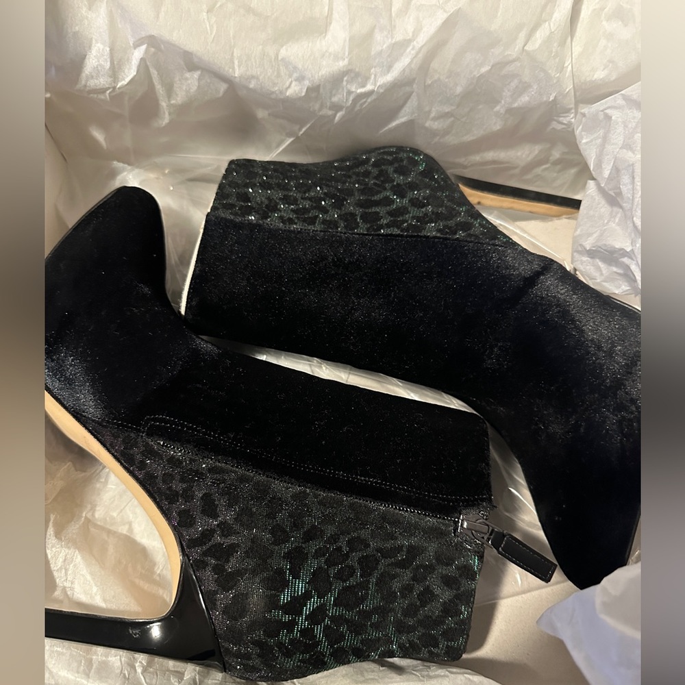 Nine West NWLADIVINA; Black and Pewt; never worn, like new
